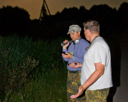 Participants of the workshop 'Bat research and conservation in Belarus' learn to use a bat detector (Photo: Dennis Wansink)