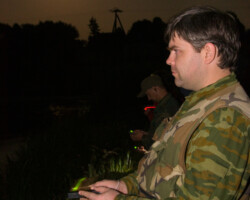 Participants of the workshop 'Bat research and conservation in Belarus' learn to use a bat detector (Photo: Dennis Wansink)